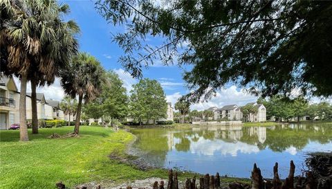 1940 Lake Atriums Cir