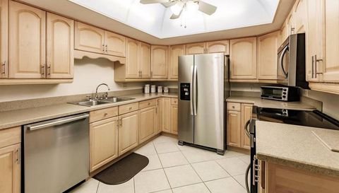 1255 E PEPPERTREE DRIVE