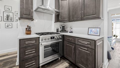 313 INNER HARBOUR CIRCLE