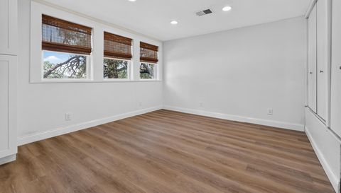 7228 Emerald Dr
