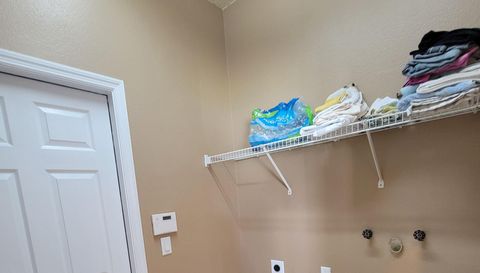 3145 Twisted Oak Loop