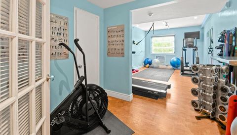 455 Australian Avenue