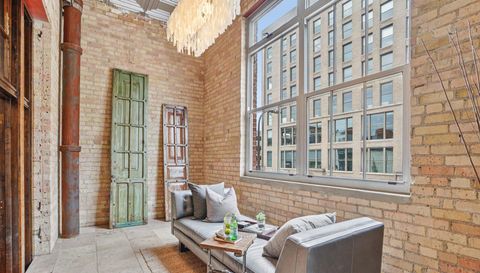 801 Washington Avenue N