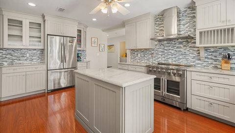9118 EDGEWATER DRIVE