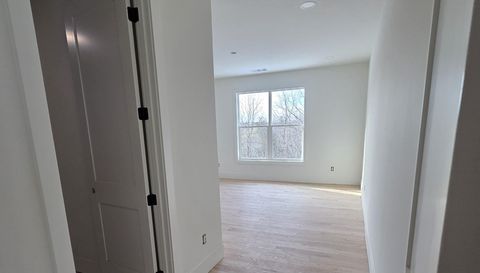 7048 Nichols Cove Dr