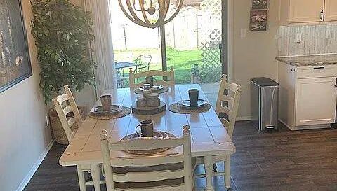 2428 Rolling Hill Dr