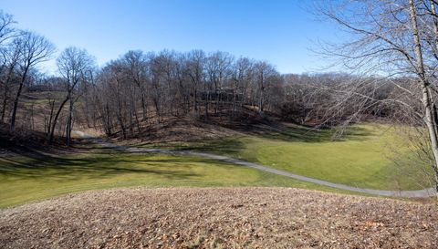 4209 N Oak Pointe Ct NE