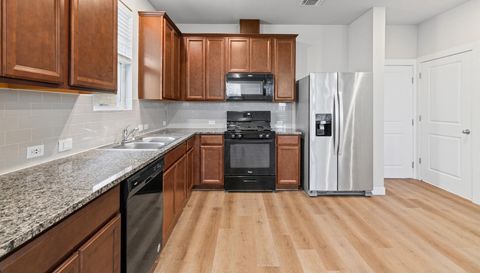 7116 Silver Star LN