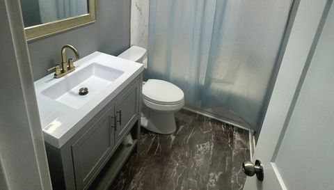 8312 S KENWOOD Avenue