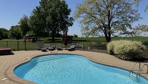 2307 Red Oak Ln