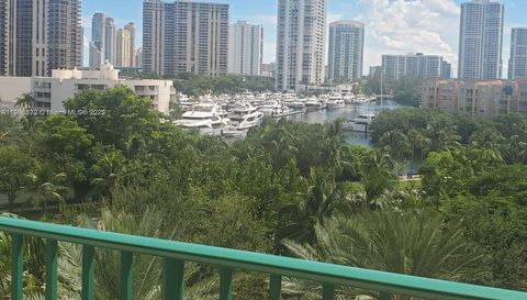 19900 W Country Club Dr