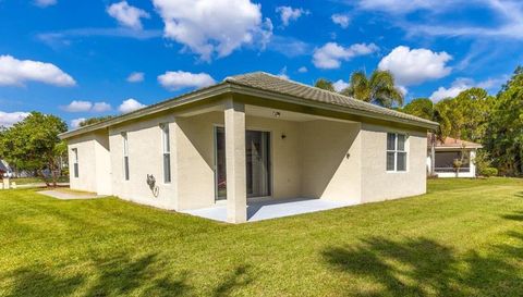 311 SW Coconut Key Way