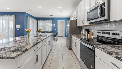 2009 TROPICAL PALMS CIRCLE