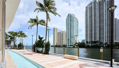 300 Biscayne Blvd Way