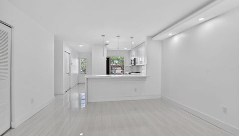 9272 Vista Del Lago