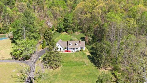 29 Small Mountain Dr