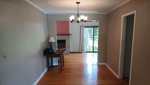 121 Mandel Ln