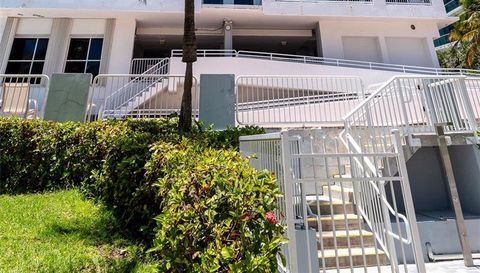 9341 Collins Ave