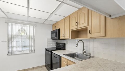 7887 Golf Cir Dr