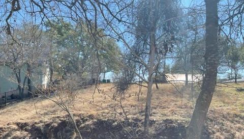 809 Sunrise LN