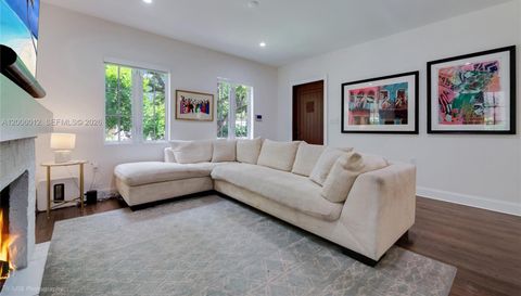720 Minorca Ave