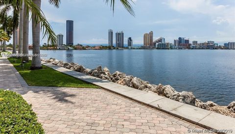 3500 Mystic Pointe Dr