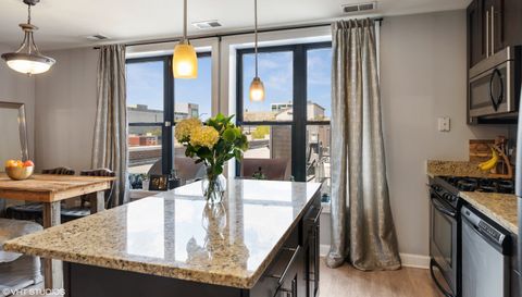 1600 N HALSTED Street