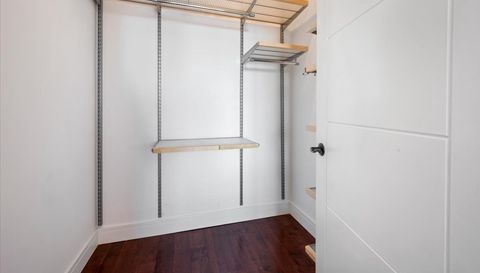 5855 N SHERIDAN Road