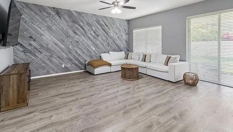 2254 Osprey Woods Cir