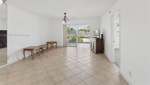 7887 Golf Cir Dr