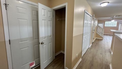 312 Robyns Glen Cir