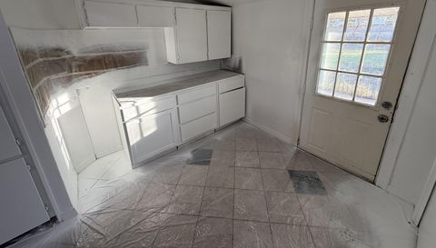 4908 S Clear Creek Rd