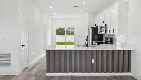 833 E COLVILLE DR