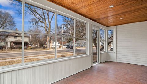 304 S Prairie Street