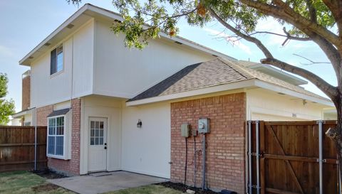 2035 Greenview Dr