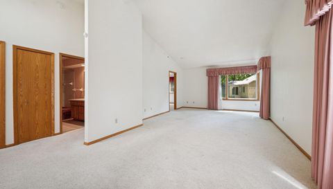 2639 Lake Court Circle