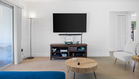 811 Capri St