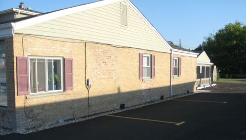 138 W Irving Park Road