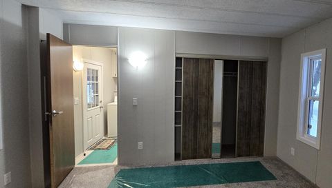 5635 N Seagull Dr NE