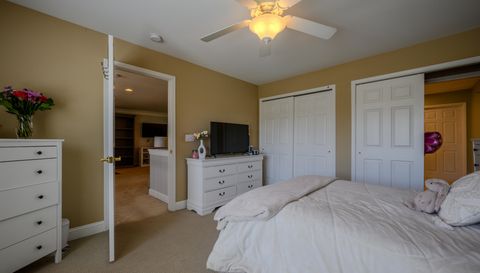 44896 Broadmoor Cir S