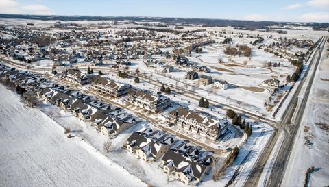 698 Shardlow Place NE