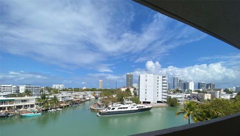 7125 Bay Dr