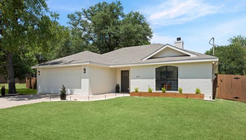 4310 Lakecliff Dr