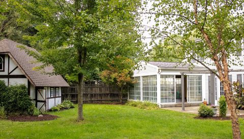 44 Colony Dr