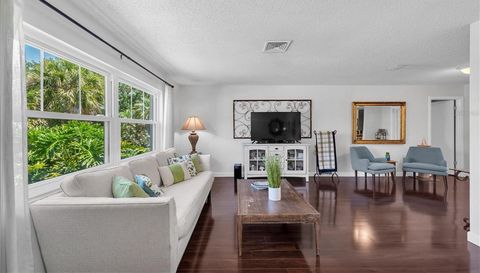 25 HARBOR WOODS CIRCLE