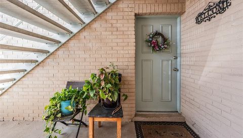 7210 N MANHATTAN AVENUE