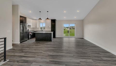 1013 26th Street Loop N