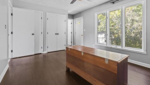 272 Canterbury Dr