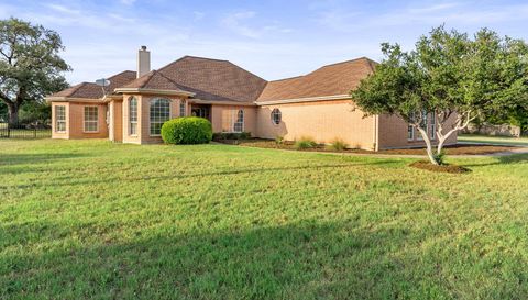 320 Woodland Oaks TRL