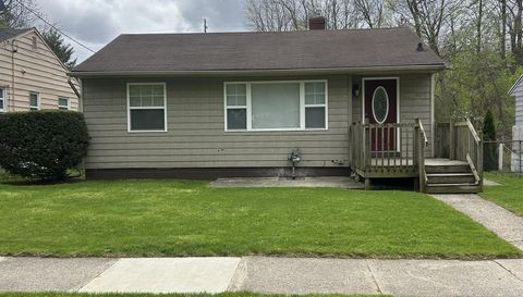 864 Carrier Creek Blvd NE